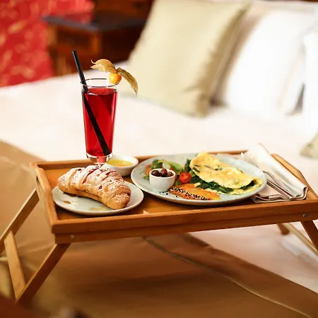 Epidamn Boutique&spa Hotel 4*