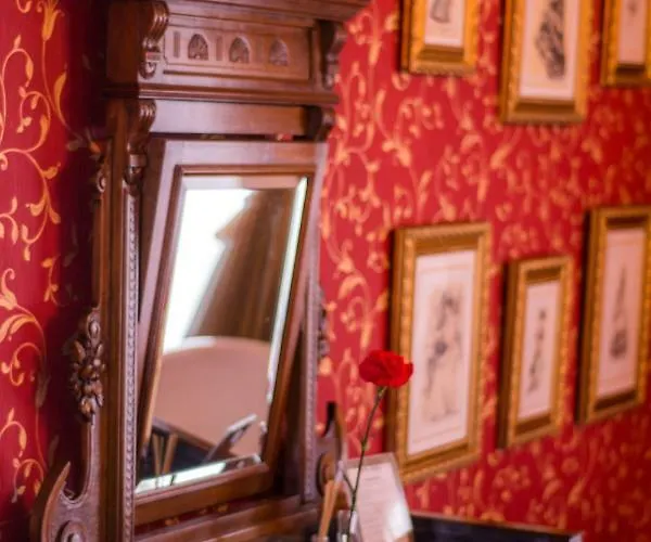 酒店 Epidamn Boutique &